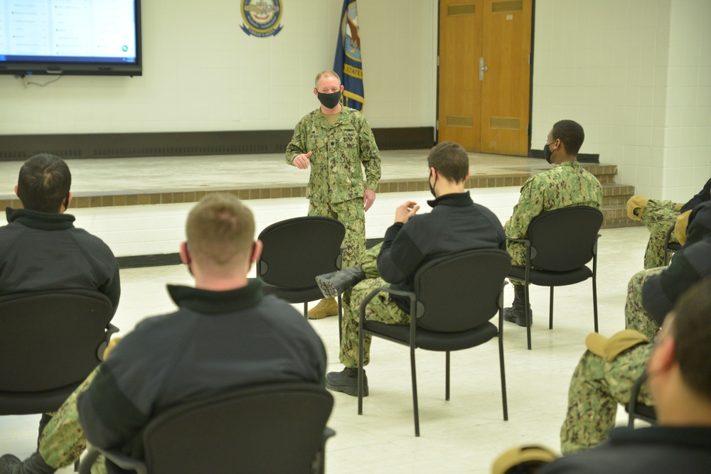 SWESC Gives Tips To Sailors Taking First Class Advancement Exam