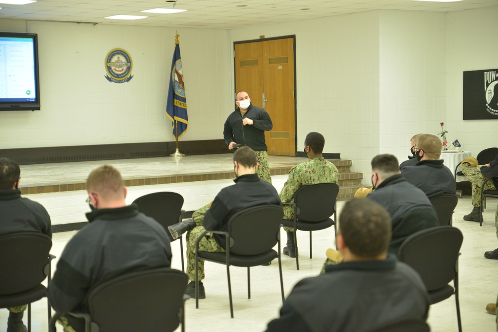 SWESC Gives Tips To Sailors Taking First Class Advancement Exam