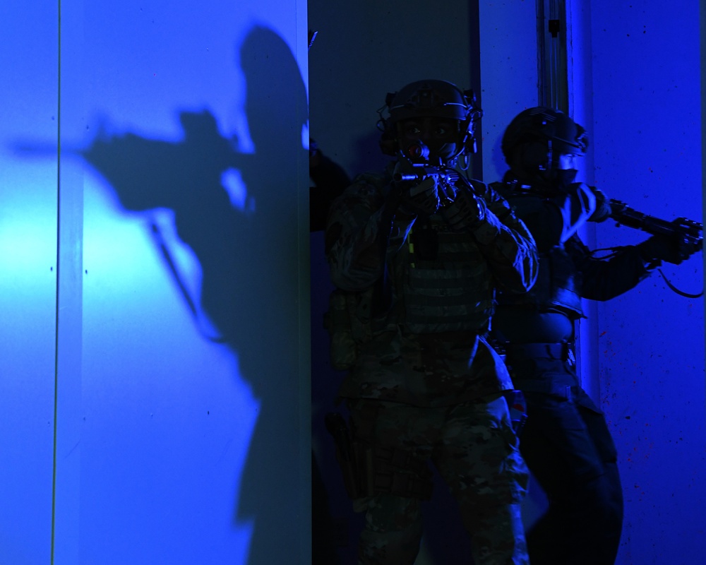 460th SFS participates in exercise with Aurora PD