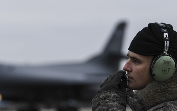 Total Force Integration team overcomes obstacle to complete B-1 Lancer mission