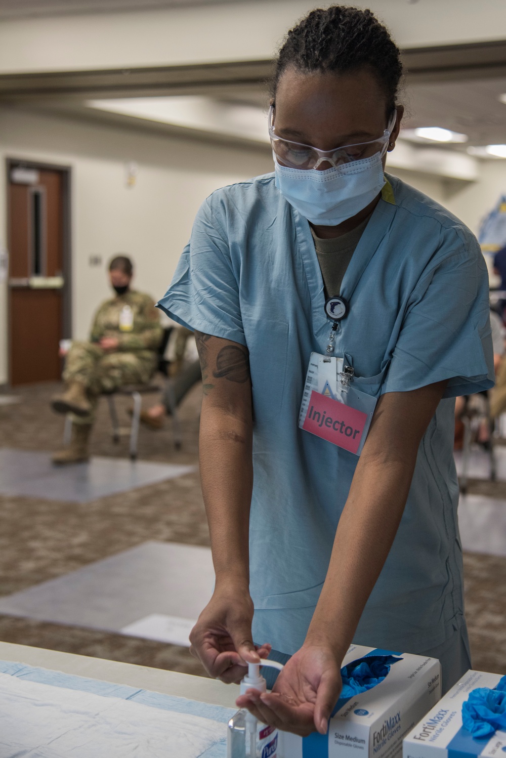 59 MDW medics volunteer to administer COVID-19 vaccine