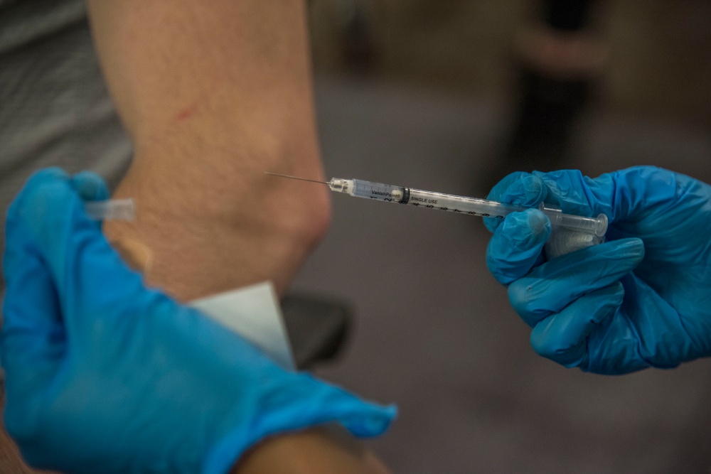 59 MDW medics volunteer to administer COVID-19 vaccine