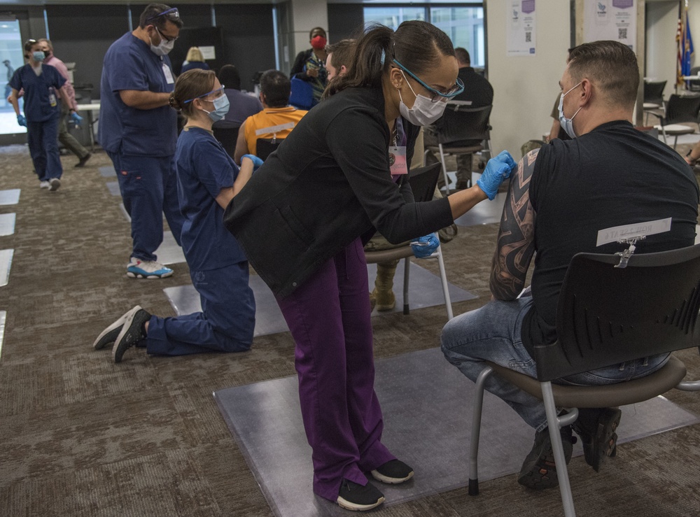 59 MDW medics volunteer to administer COVID-19 vaccine