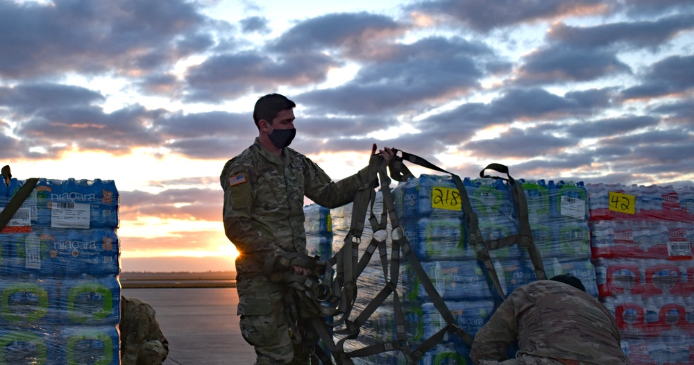 Texas Army National Guard deliver supplies following Winter Storm 2021