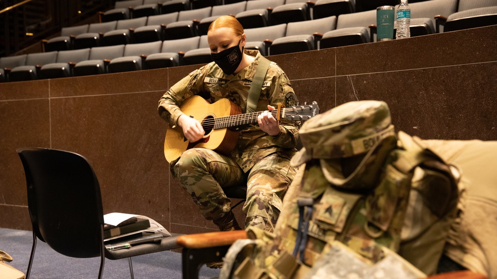 Michigan Army National Guard Soldier takes worship break