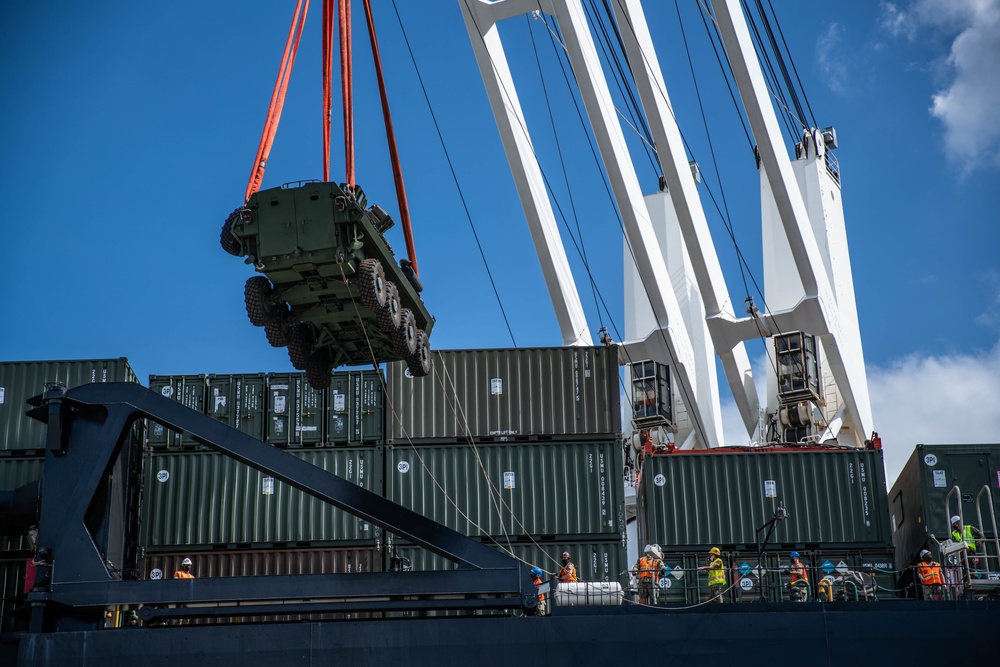 Hagåtña Fury 21: CLR-3 Marines conduct MPF offload at Naval Base Guam