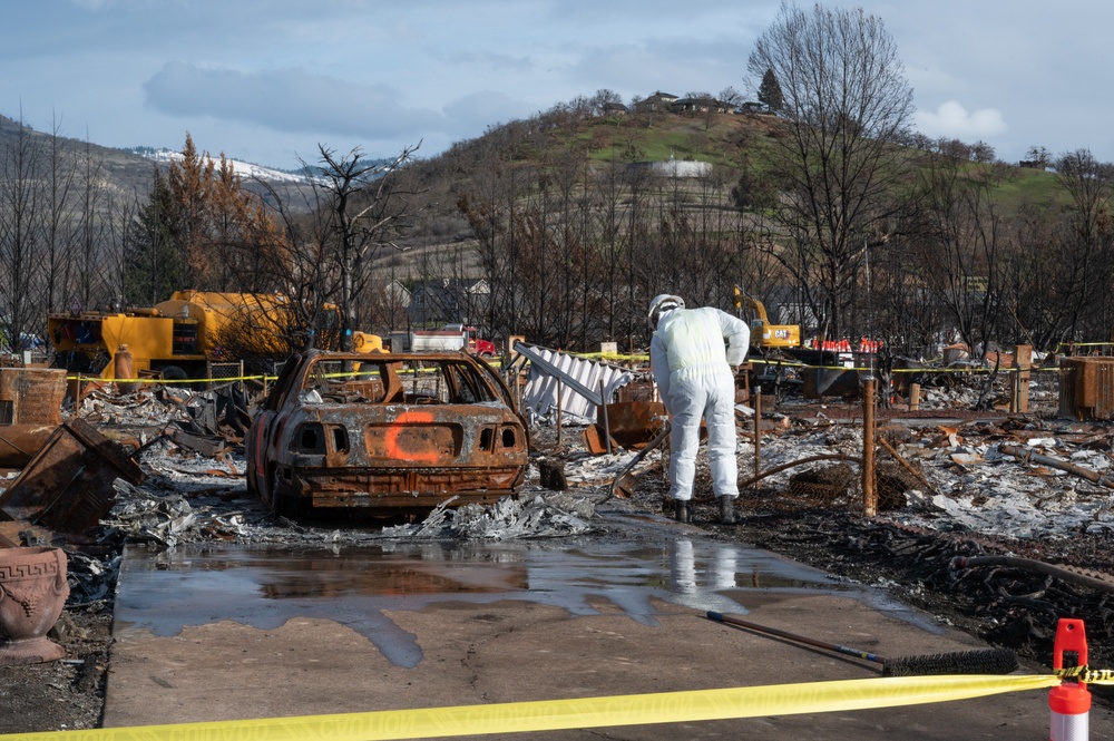 Debris removal continues after Oregon wildfires