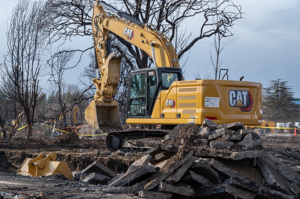 Debris removal continues after Oregon wildfires