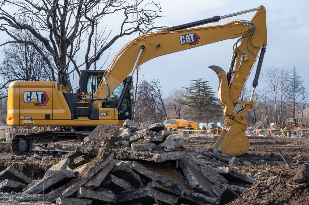 Debris removal continues after Oregon wildfires