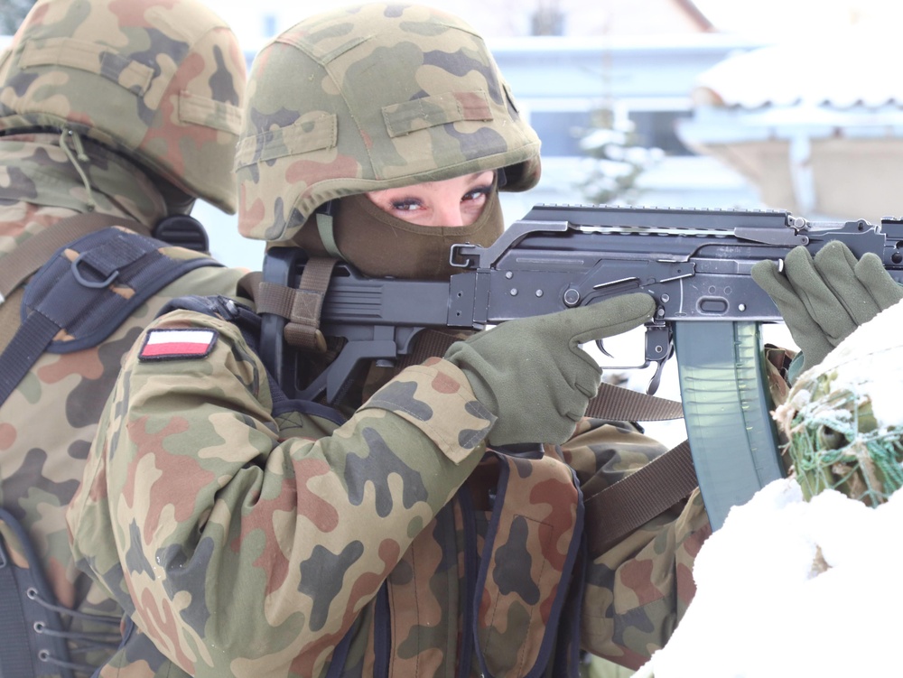 Polish CS REG Soldier Securing the CP