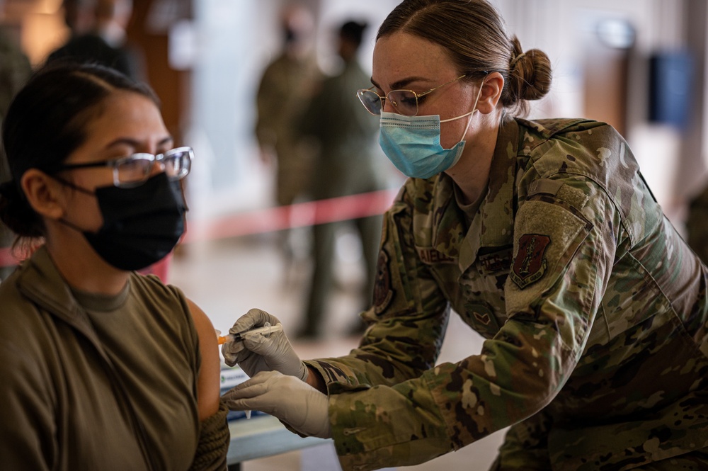 Soldiers and Airman receive COVID-19 Vaccine