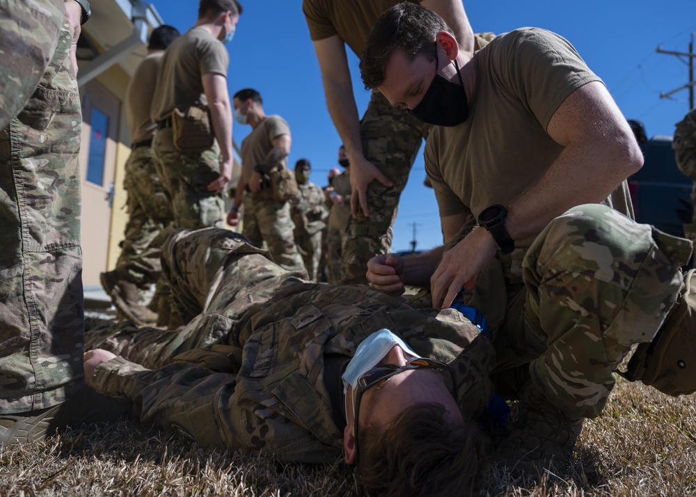 Emerald Warrior 21.1: 492d SOSS instructs TCCC to 193rd SOSFS DAGRE