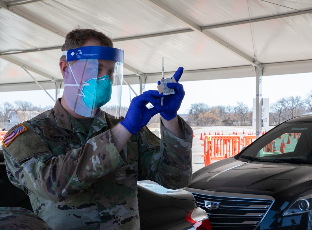U.S. Army Soldiers conduct dry-run training for COVID-19 vaccine administration