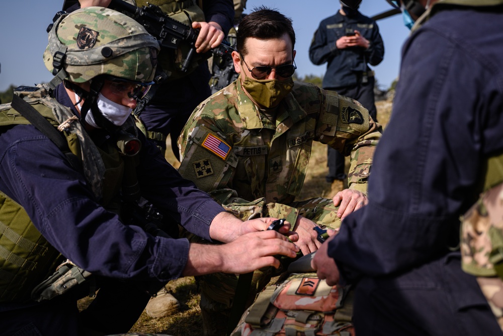 22nd Infantry Company from Georgia get MEDEVAC Familiarization