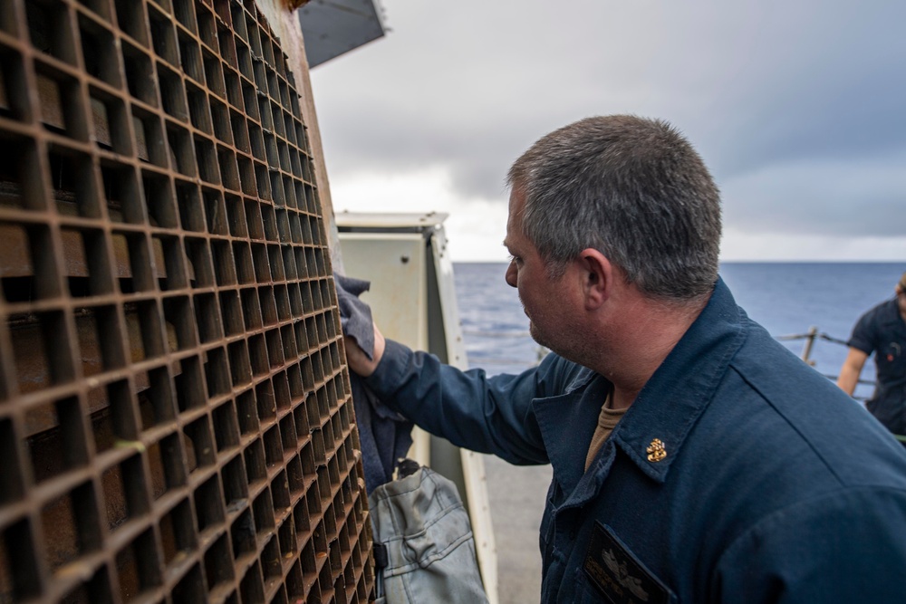 USS Laboon Conducts Pre-fire Checks