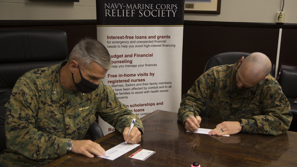 3rd MAW senior leaders donate to NMCRS