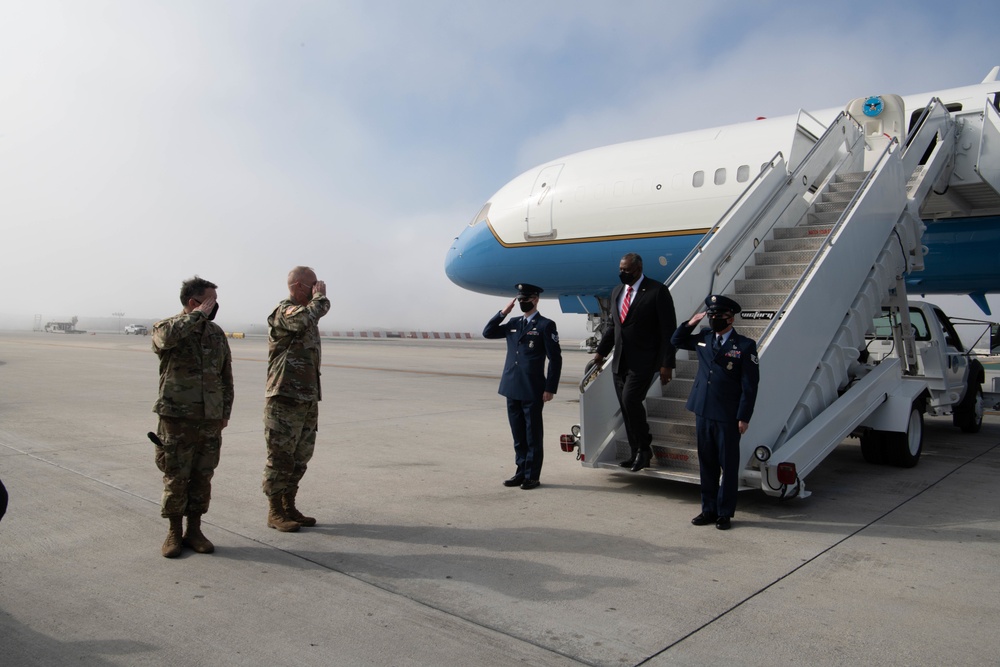 Secretary of Defense Lloyd J. Austin III visits FEMA COVID Vaccination Site