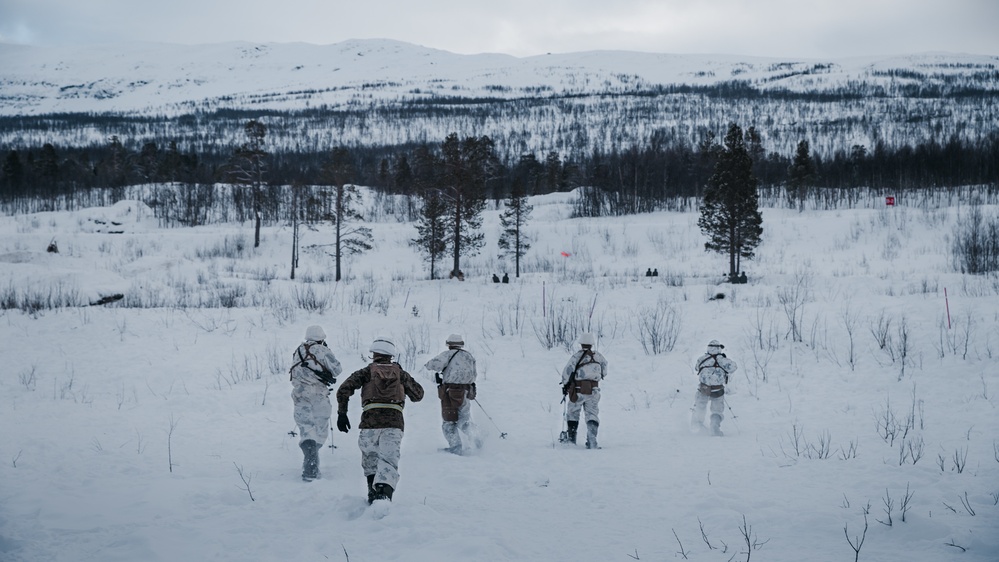 Buddy Rushers: MRF-E Marines Conduct Live-Fire Range