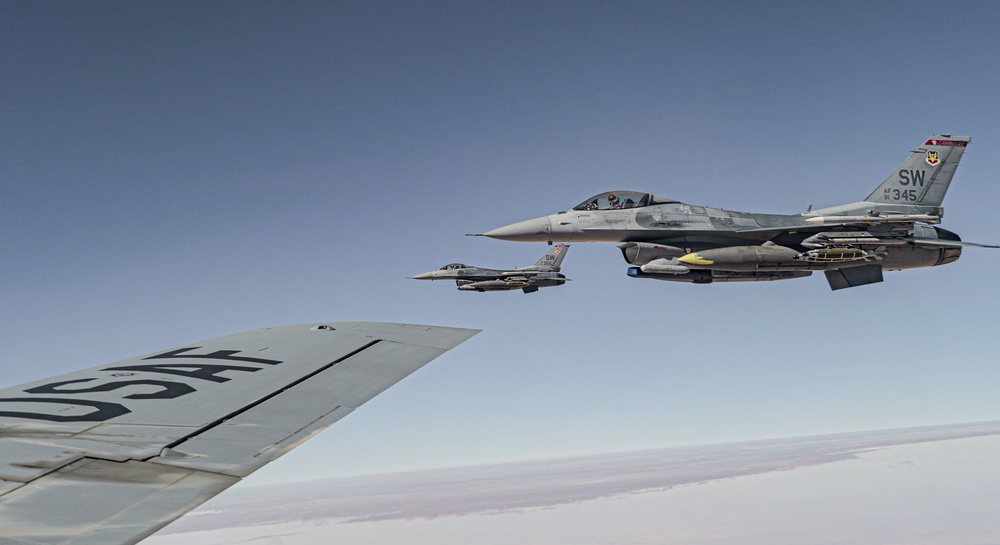 Shell Ops refuel F-16’S