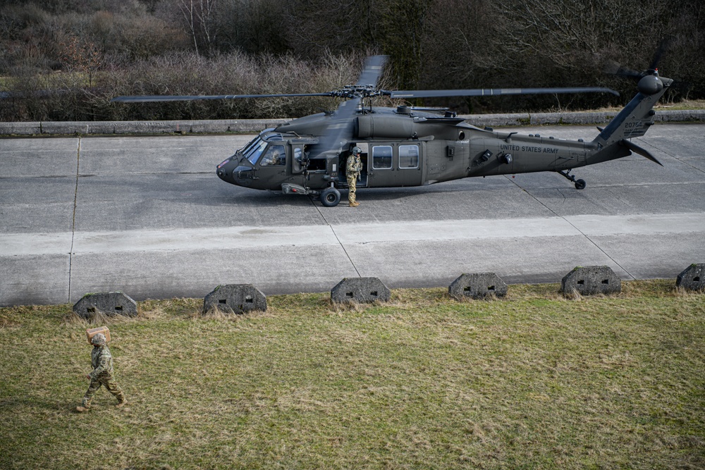 12th CAB Soldiers bring the heat during aerial gunnery training