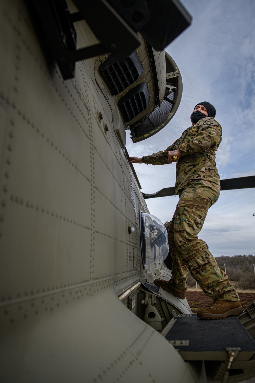 12th CAB Soldiers bring the heat during aerial gunnery training
