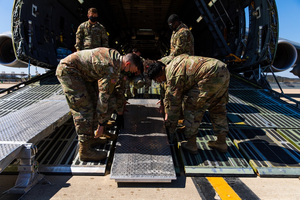 C-5 Joint Training Mission Takes Place at Fort Hood