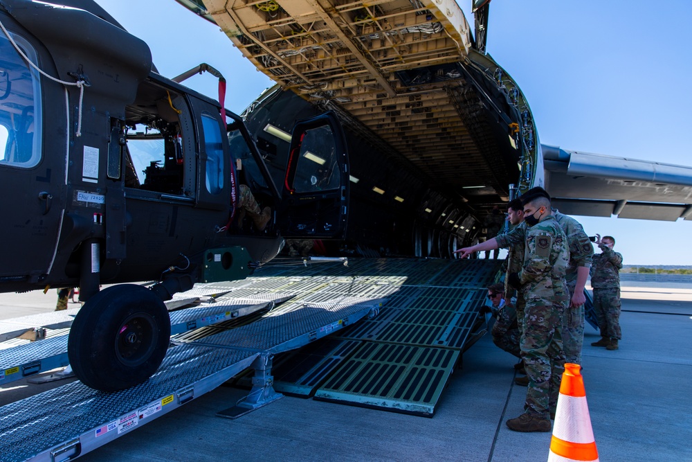 C-5 Joint Training Mission Takes Place at Fort Hood