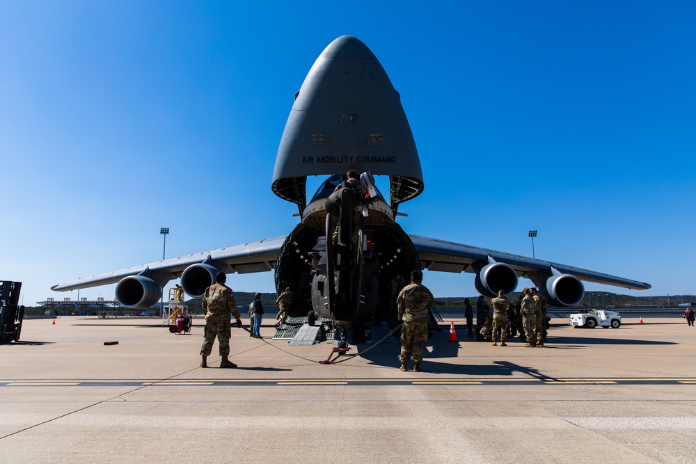 C-5 Joint Training Mission Takes Place at Fort Hood