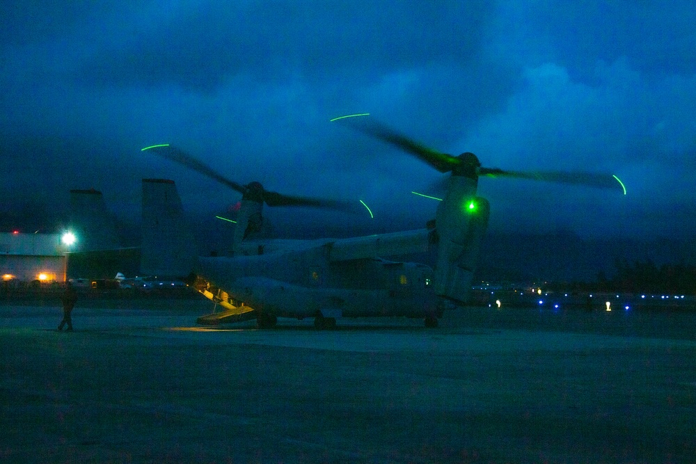 VMM-363 lands on the USS Nimitz