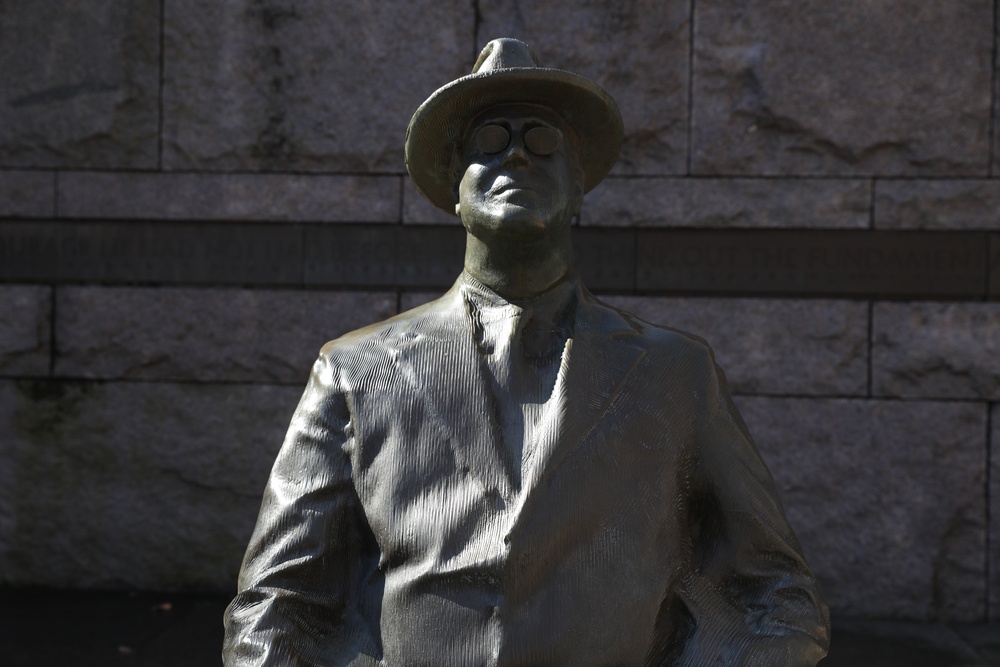 National Guard soldiers visit Franklin D. Roosevelt Memorial