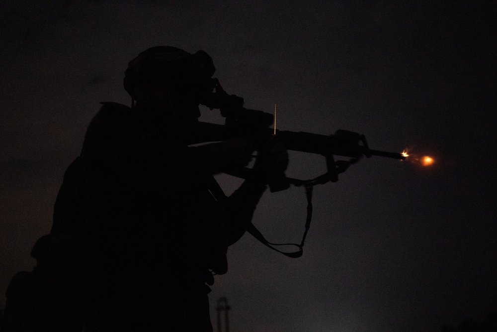 Hagåtña Fury 21: 3d LSB conducts night combat marksmanship range