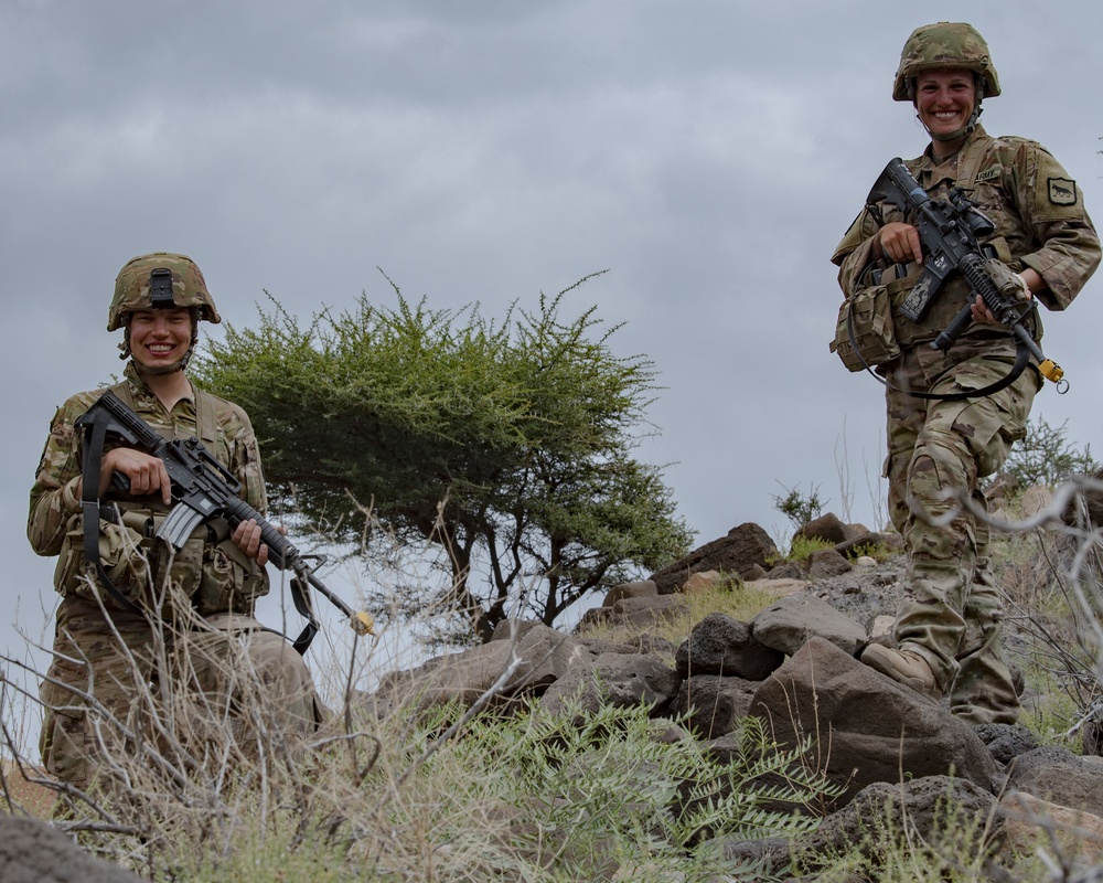 Female Soldiers conquer French Desert Commando Course