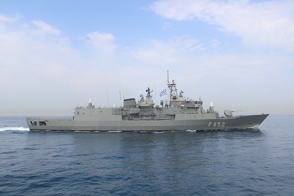 Greek, U.S. Naval Forces Conduct Passing Exercise in Arabian Gulf