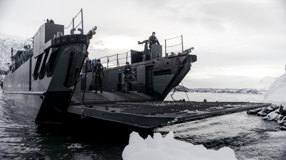 We’re All on the Same Boat: MRF-E Marines, Dutch Royal Marines Conduct Amphibious Training Event