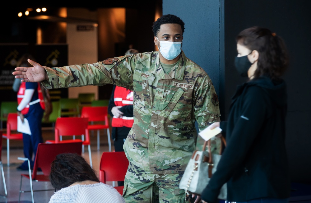 Maryland Air National Guard Assists at M&amp;T Bank Stadium Vaccination Site
