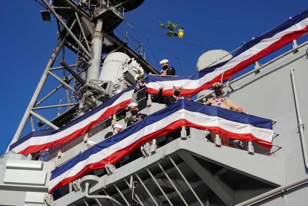 USS Princeton (CG 59) Returns