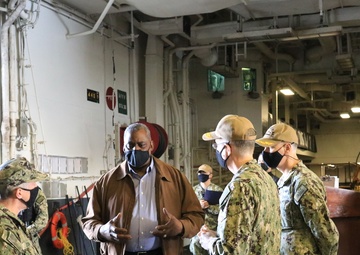 Secretary of Defense and Naval Medical Forces Pacific Commander Observe COVID-19 Vaccinations Aboard USS Essex