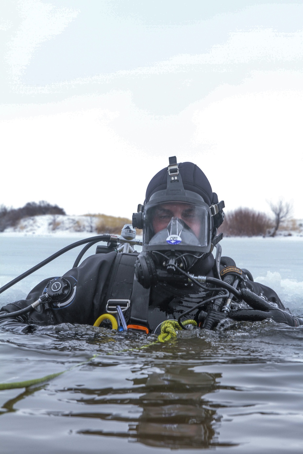 10th SFG(A) Divers Conduct Ice Dive Training