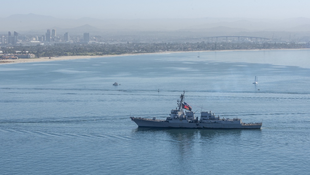 USS Sterett (DDG 104) Returns