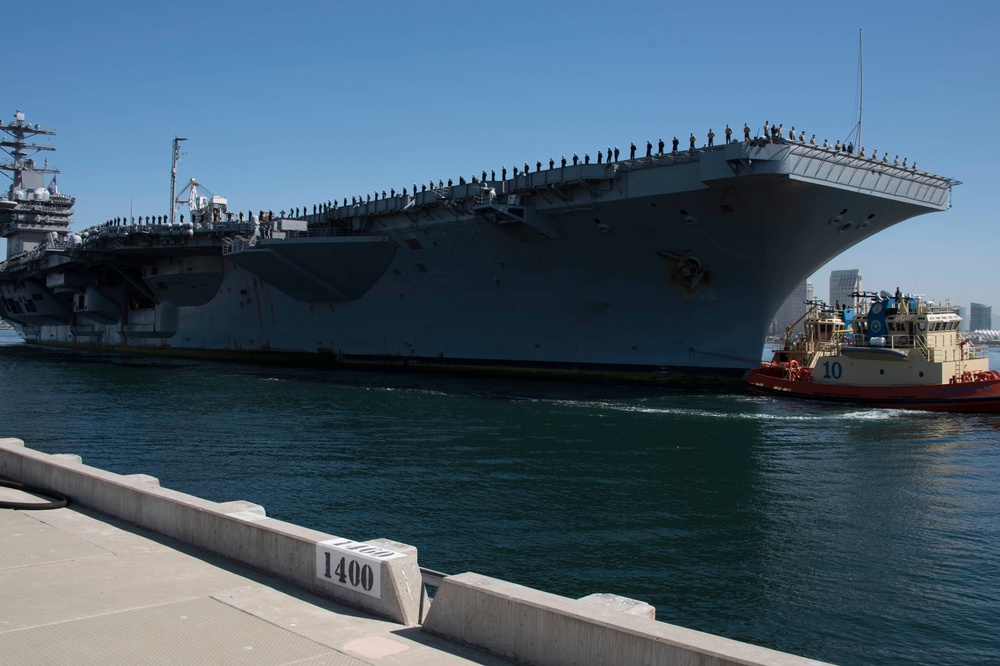 USS Nimitz Arrives