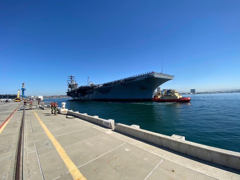 USS Nimitz Arrives