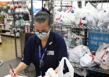 AAFES shopper program delivers supplies to quarantined Bliss troops