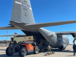Kentucky Air Guard flies relief supplies to Texas