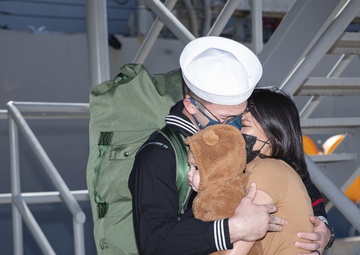 Sterett Sailors Return to San Diego