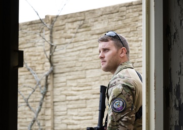 Emerald Warrior 21.1: DAGRE trains CASEVAC with 6th SOS