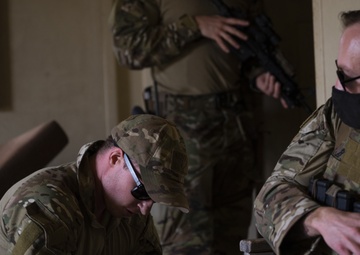 Emerald Warrior 21.1: DAGRE trains CASEVAC with 6th SOS