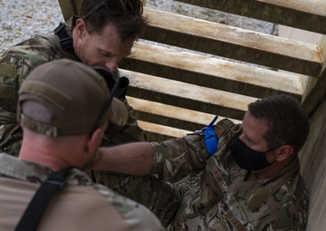 Emerald Warrior 21.1: DAGRE trains CASEVAC with 6th SOS