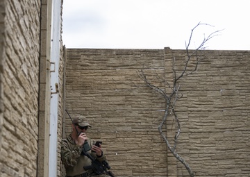 Emerald Warrior 21.1: DAGRE trains CASEVAC with 6th SOS