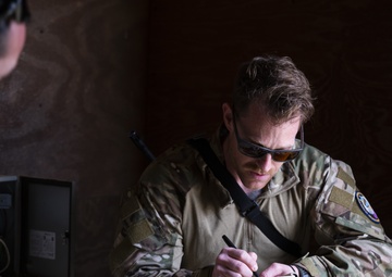 Emerald Warrior 21.1: DAGRE trains CASEVAC with 6th SOS