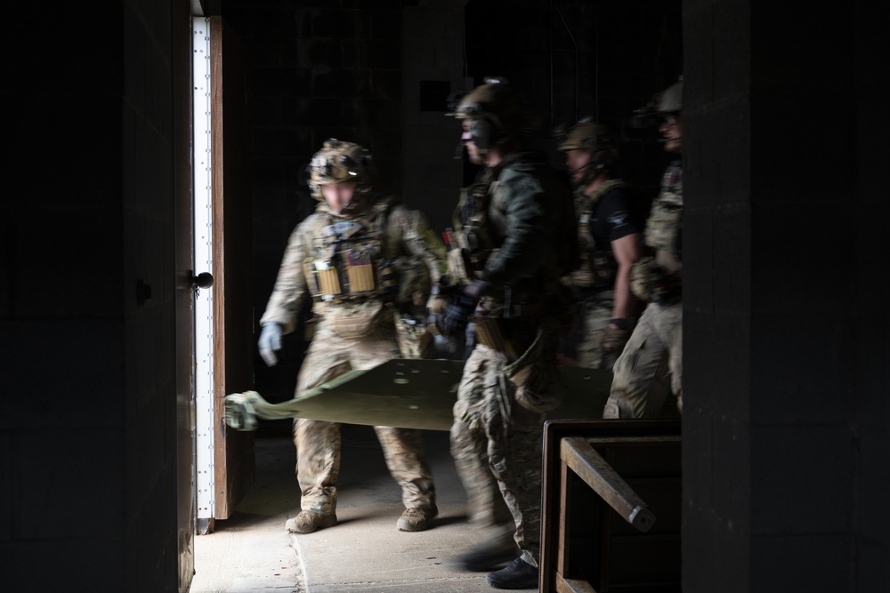 DVIDS - Images - Emerald Warrior 21.1: Special Tactics teams with ...